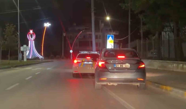 alkollu-surucu-ile-polisin-nefes-kesen-kovalamacasi-kamerada-C2L2rRff.jpg