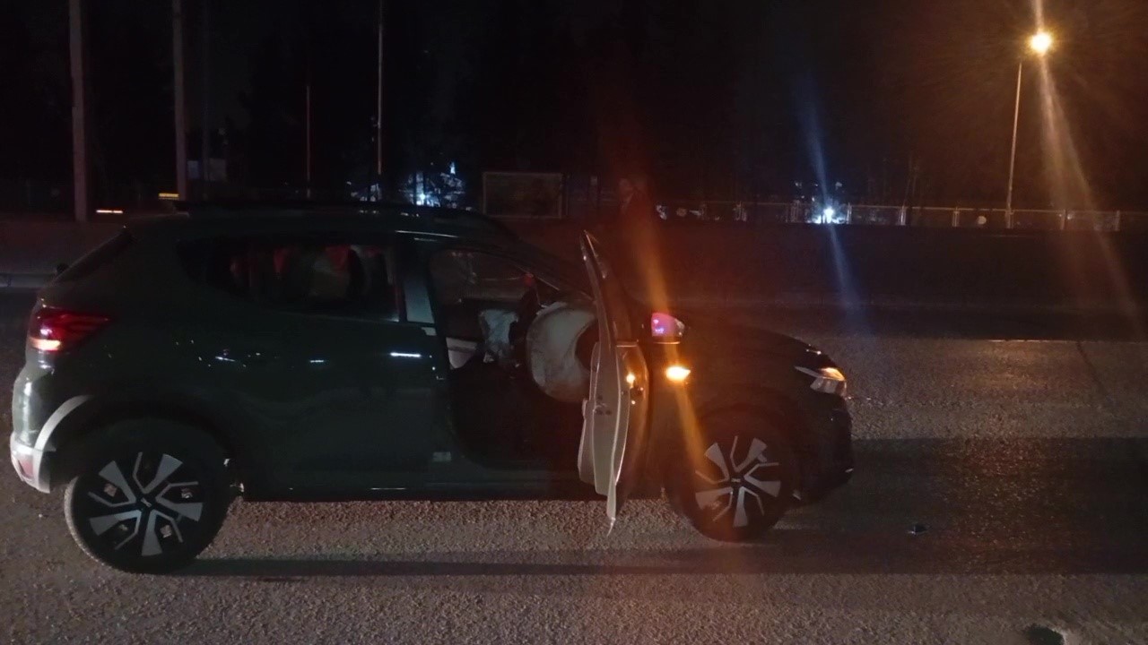 alkollu surucu kazaya neden oldu araclar hurdaya dondu 1 mCmZ4esP