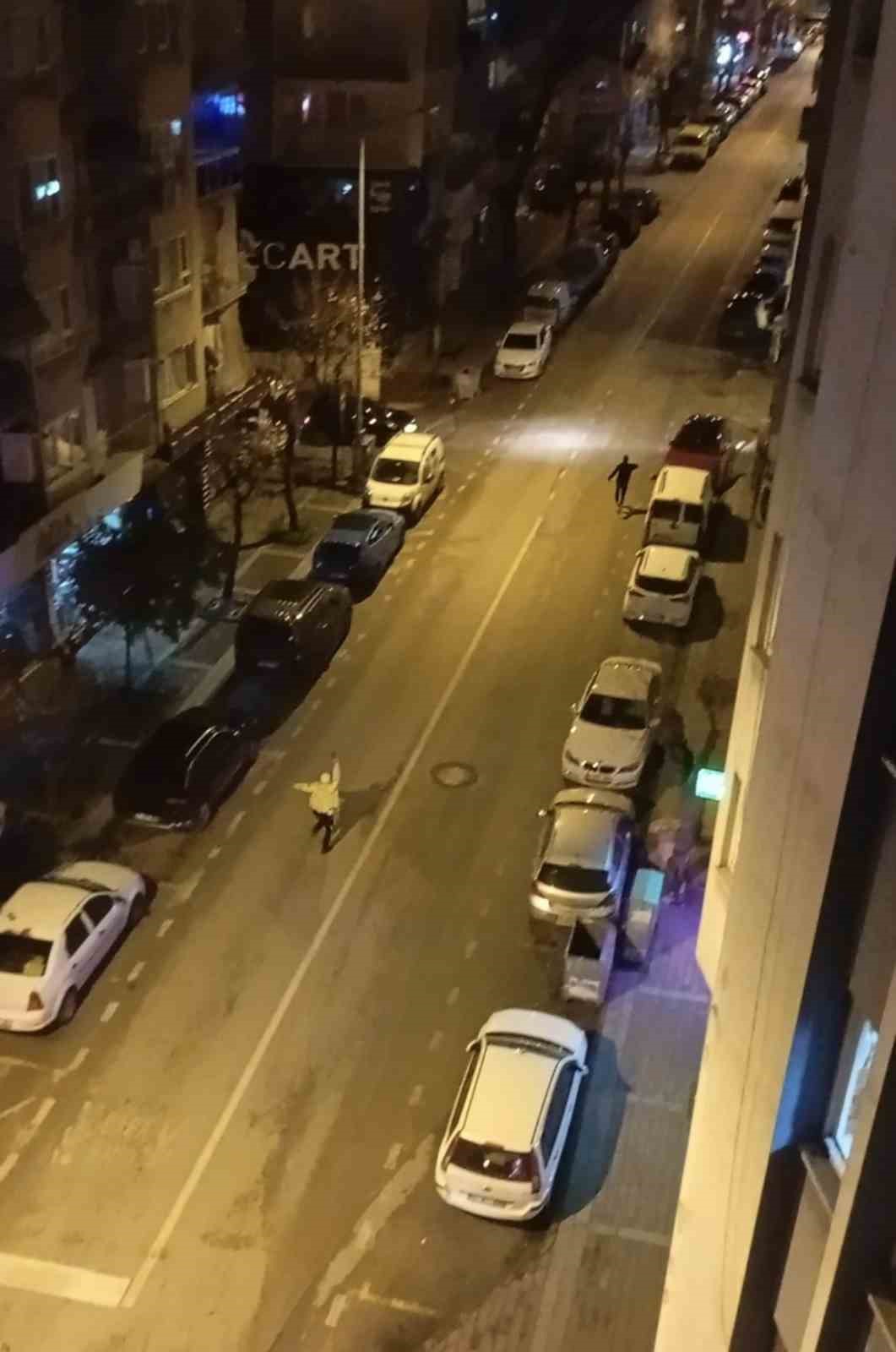 alkollu surucu once aracla sonra kosarak kacti polis havaya defalarca ates acti yine durmadi QXLQwIcA