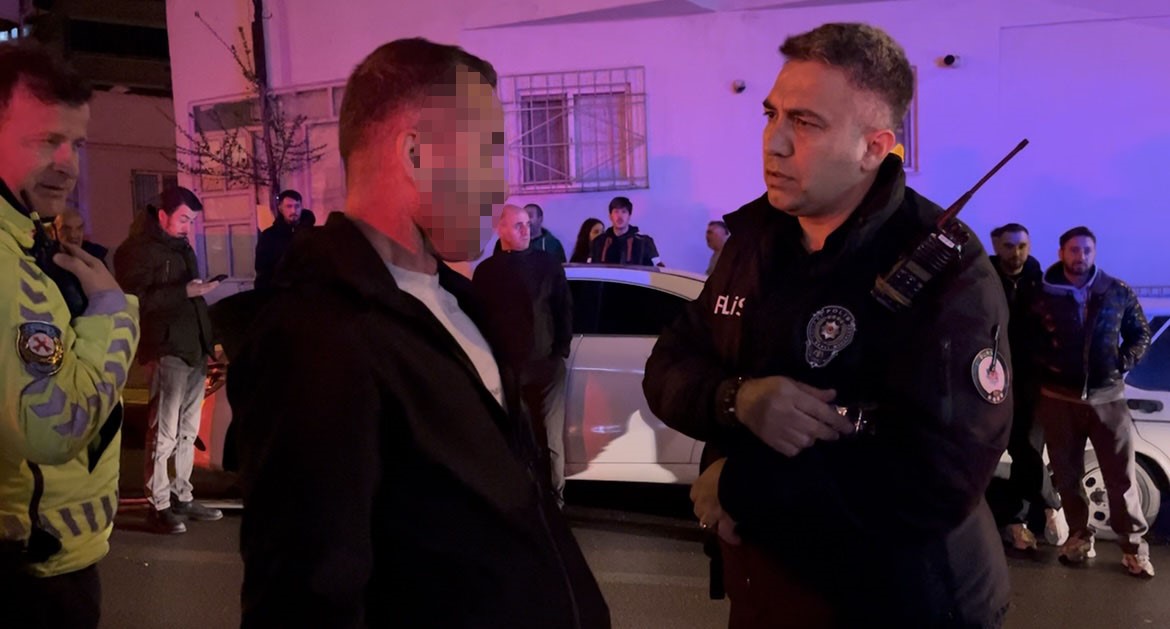 Alkollü sürücü ortalığı karıştırdı: Vatandaşı polis sandı, araç sahiplerini teselli etti 7 alkollu surucu ortaligi karistirdi vatandasi polis sandi arac sahiplerini teselli etti 3