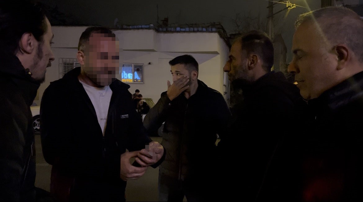 Alkollü sürücü ortalığı karıştırdı: Vatandaşı polis sandı, araç sahiplerini teselli etti 12 alkollu surucu ortaligi karistirdi vatandasi polis sandi arac sahiplerini teselli etti 8 Xu8SUUZR