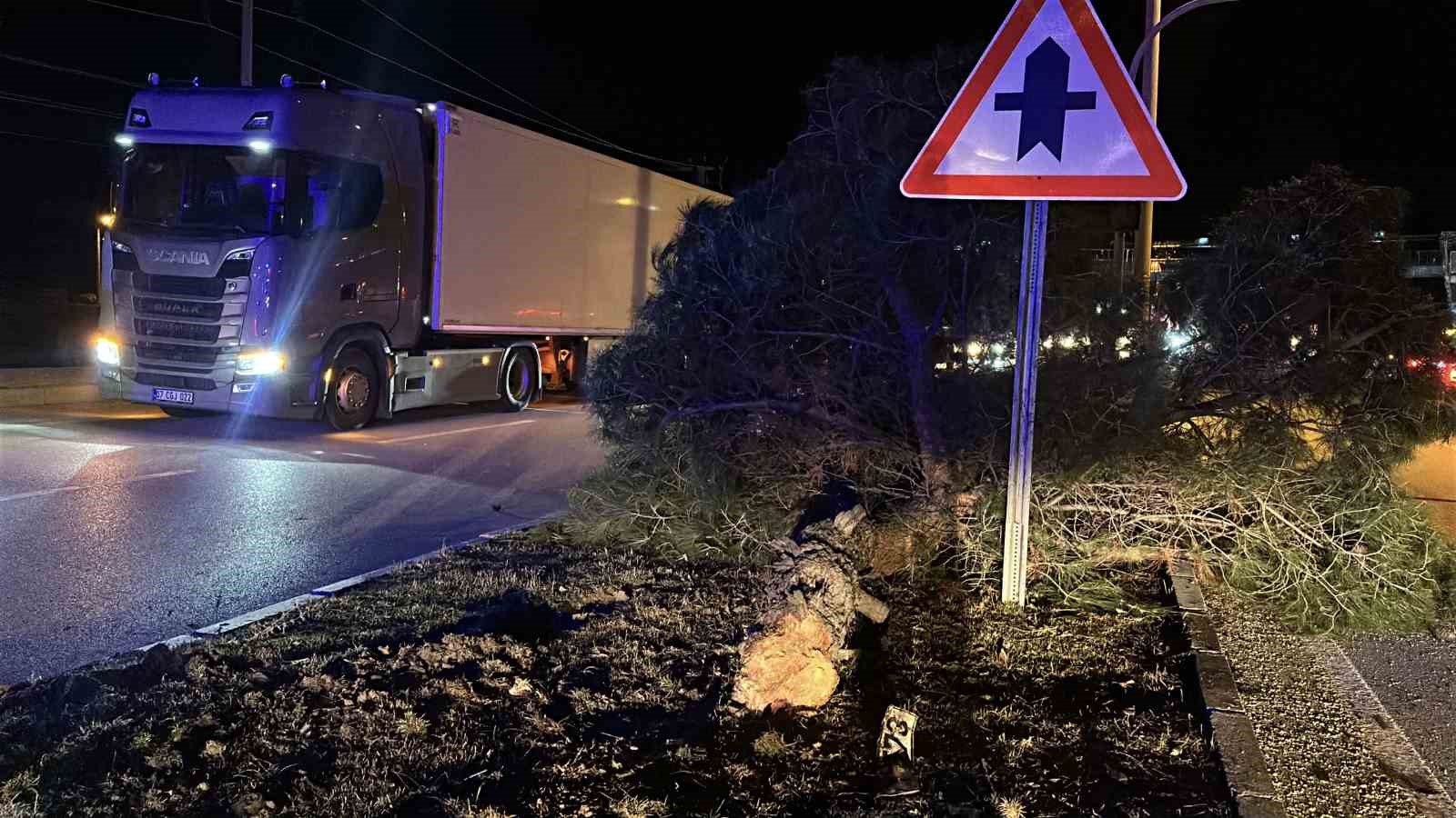 alkollu surucu ortaligi savas alanina cevirdi 2 yarali 2 WDAY8ZBk