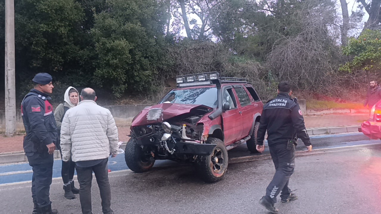 alkollu surucu palmiyeye carpti 2 yarali 6