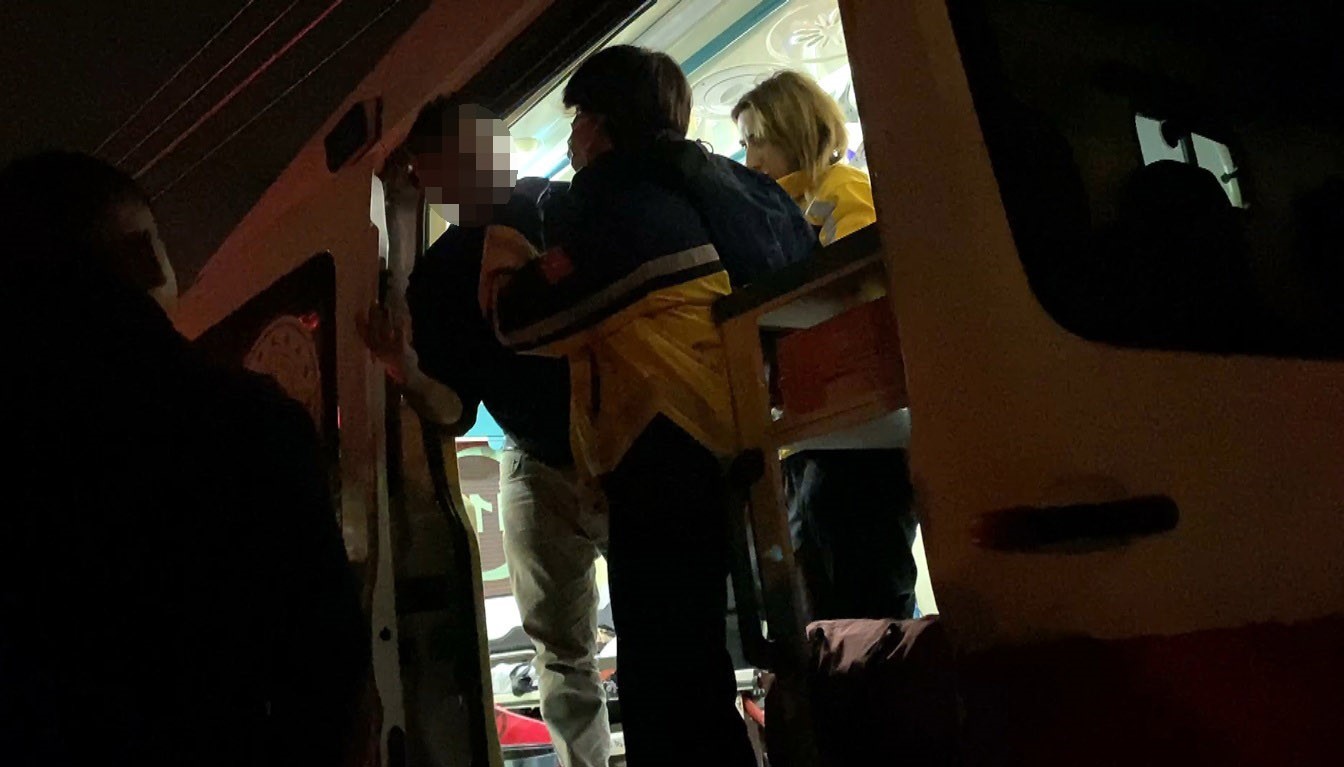 Alkollü sürücü polislerden polis istedi: "Emniyeti arayın buraya polis ekipleri gelsin" 9 alkollu surucu polislerden polis istedi emniyeti arayin buraya polis ekipleri gelsin 5 B6PPVOVi