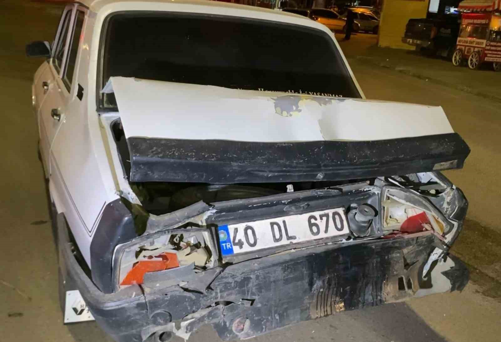 Alkollü sürücü ve yakınları polise yumrukla saldırdı: O anlar kamerada 17 alkollu surucu ve yakinlari polise yumrukla saldirdi o anlar kamerada 13 MLdX6NC4
