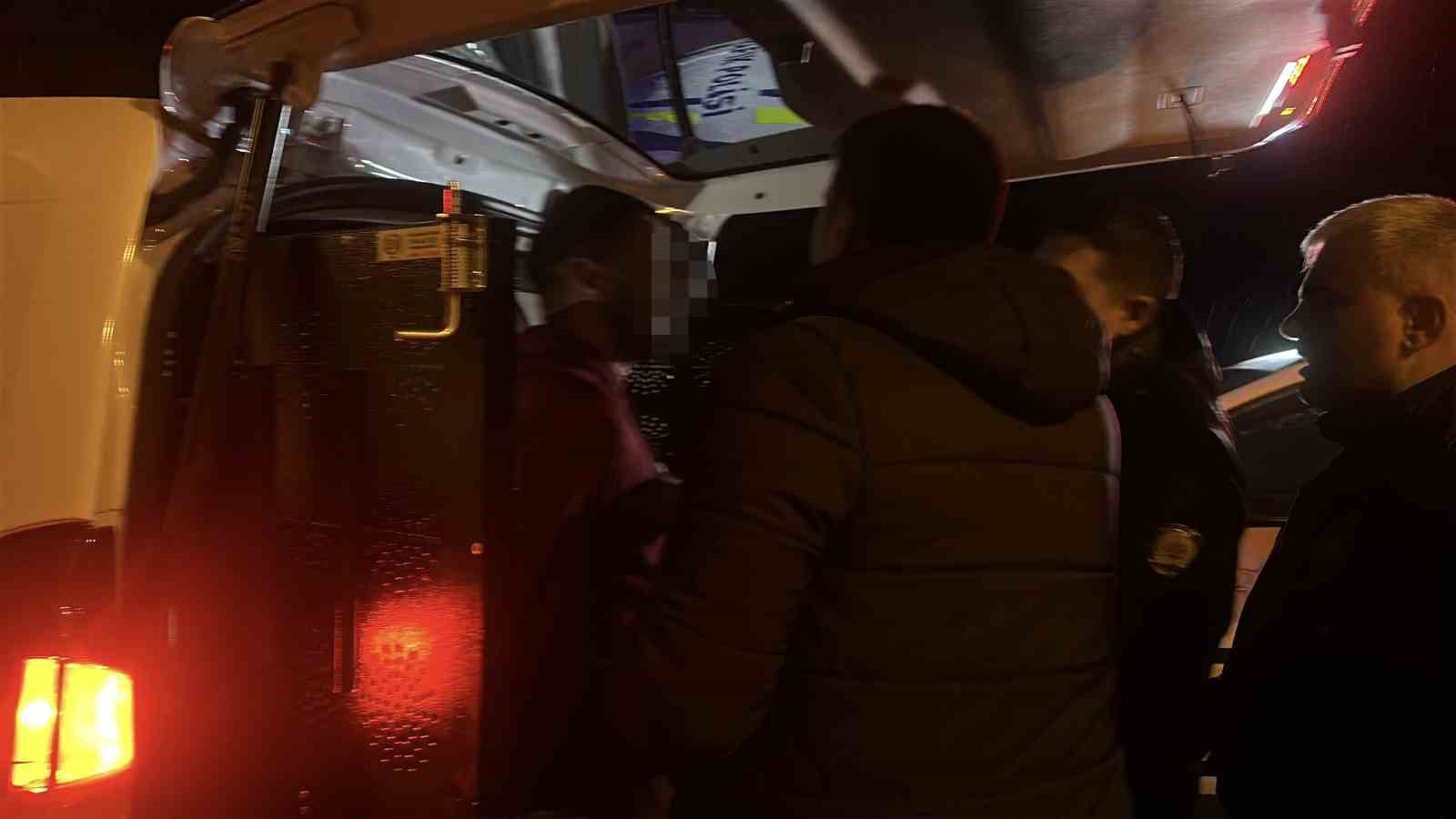alkollu surucunun kullandigi arac uygulama noktasindan kacmaya calisirken sarampole dustu 1