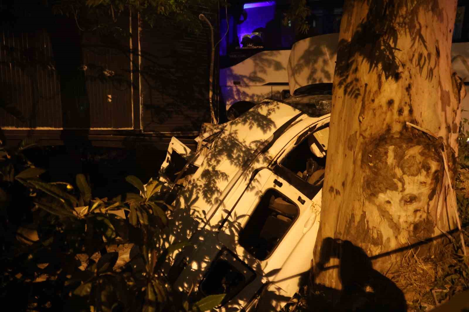 alkollu surucunun kullandigi minibus is yerine daldi 2 yarali 3 BW2t7ILC