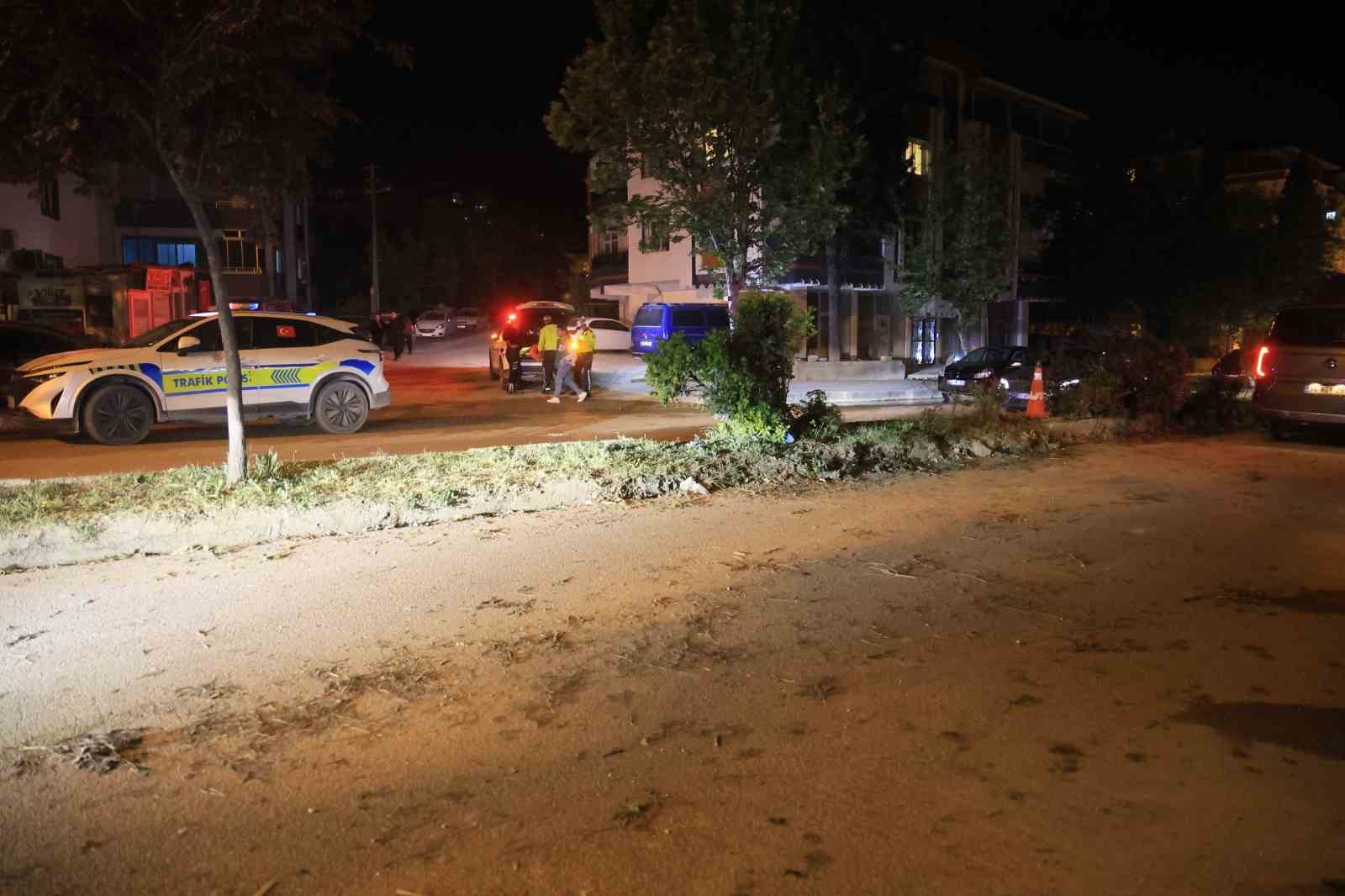 alkollu surucunun kullandigi minibus is yerine daldi 2 yarali 5 fiO53pua