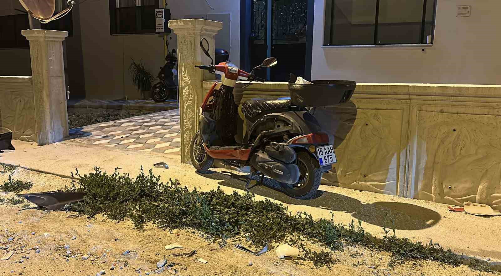 alkollu surucunun kullandigi motosiklet otomobille ile carpisti 3 aQfOAFrj