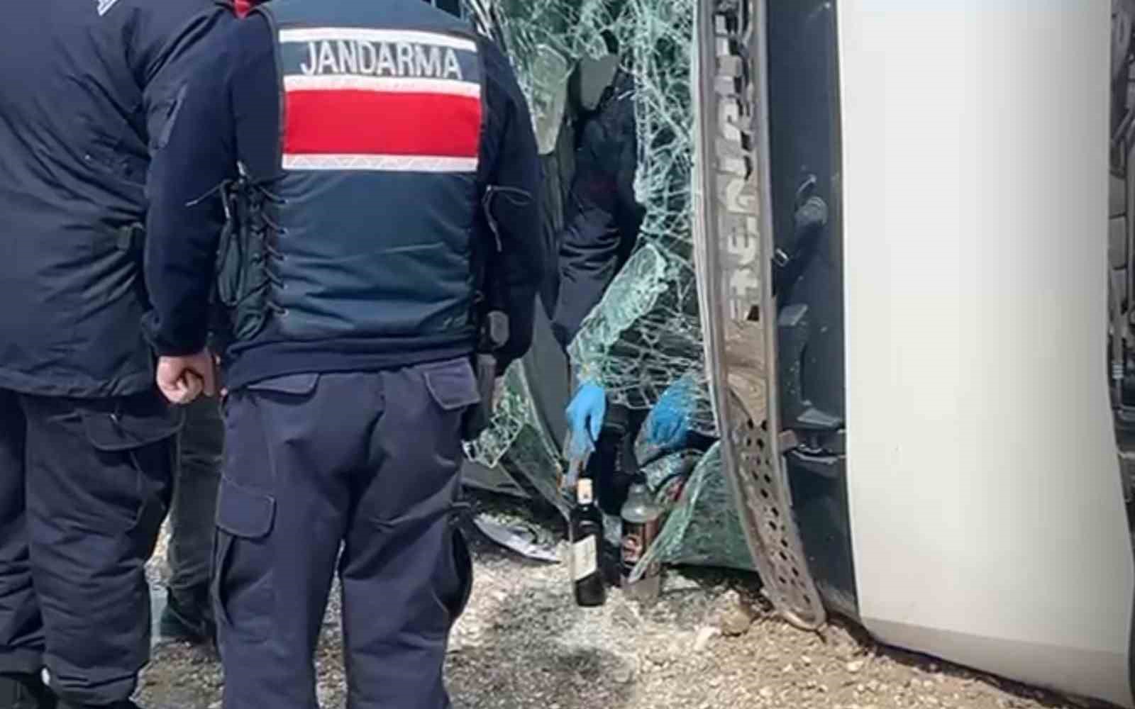 alkollu surucunun kullandigi tir yan yatti 1 yarali 1