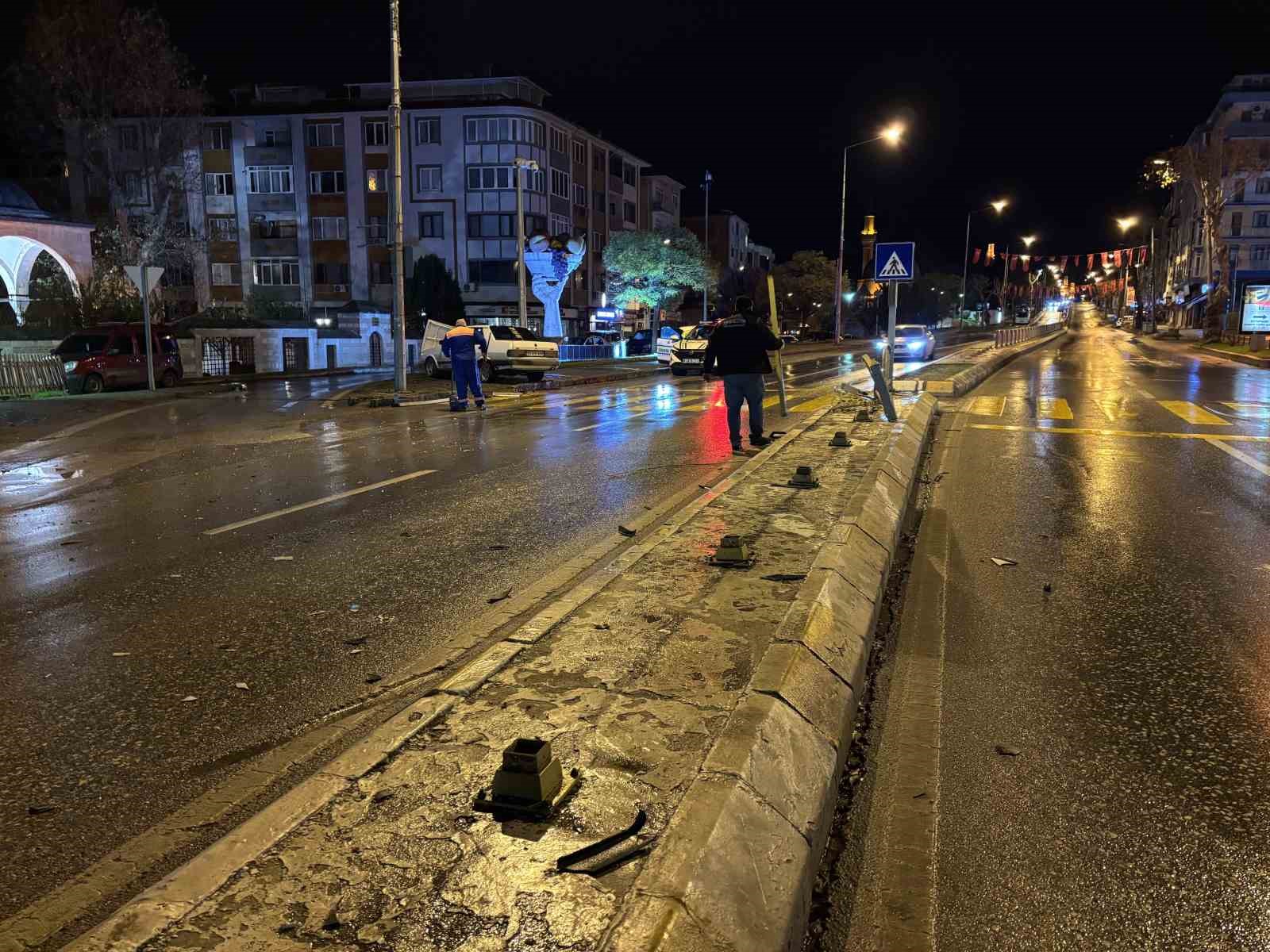 alkollu ve ehliyetsiz kadin surucu dehset sacti 2 Gkps2y3Y