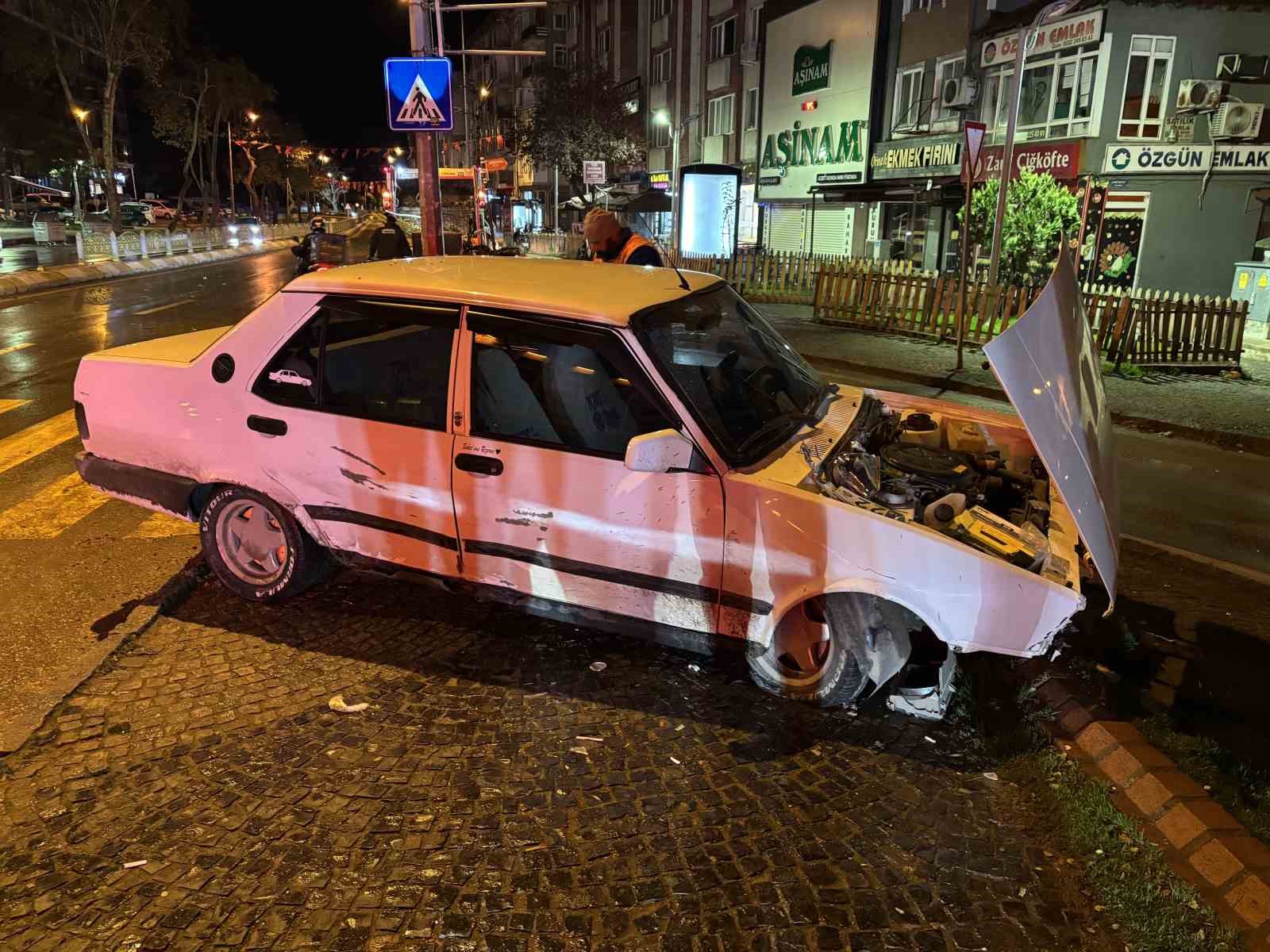 alkollu ve ehliyetsiz kadin surucu dehset sacti 4 bgThLACH