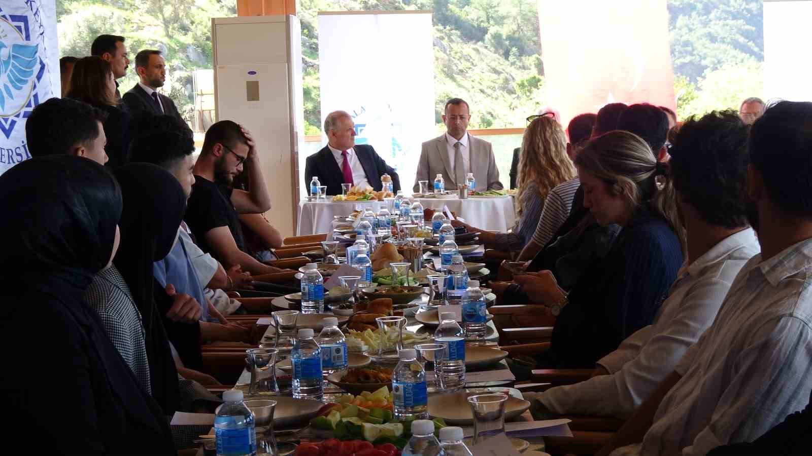 ALKÜ’de öğrenci toplulukları buluştu 5 alkude ogrenci topluluklari bulustu 1 mwsjbjaL