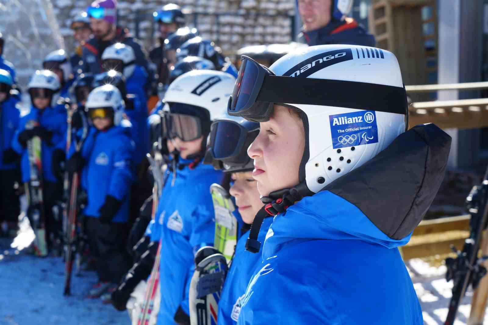 allianz turkiye dag gibi arkanizdayiz projesiyle palandokende kiz cocuklarini kayak sporuyla tanistirdi 4 fLNIDB9O