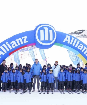 allianz-turkiye-dag-gibi-arkanizdayiz-projesiyle-palandokende-kiz-cocuklarini-kayak-sporuyla-tanistirdi-n6sgEEc6.jpg