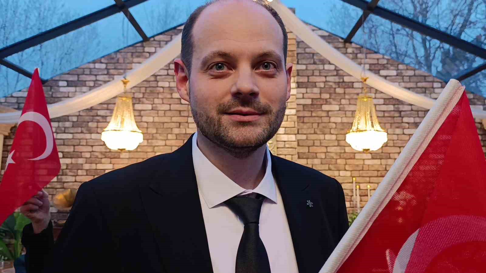 alman damadin turk bayragi hassasiyeti 0 4ZCeekRy