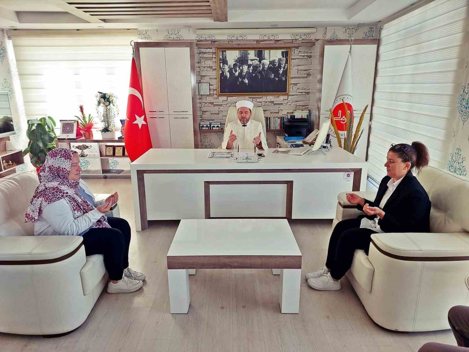 alman kadin kelime i sehadet getirerek musluman oldu 2 AOXeHzsF