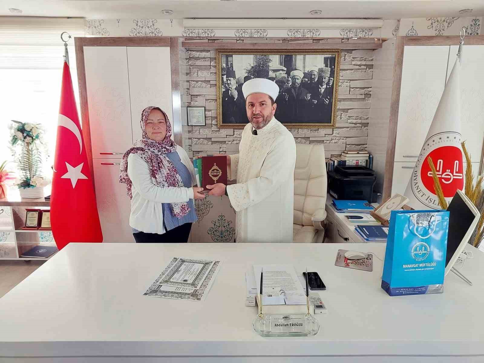 alman kadin kelime i sehadet getirerek musluman oldu 4 u1QruCRM