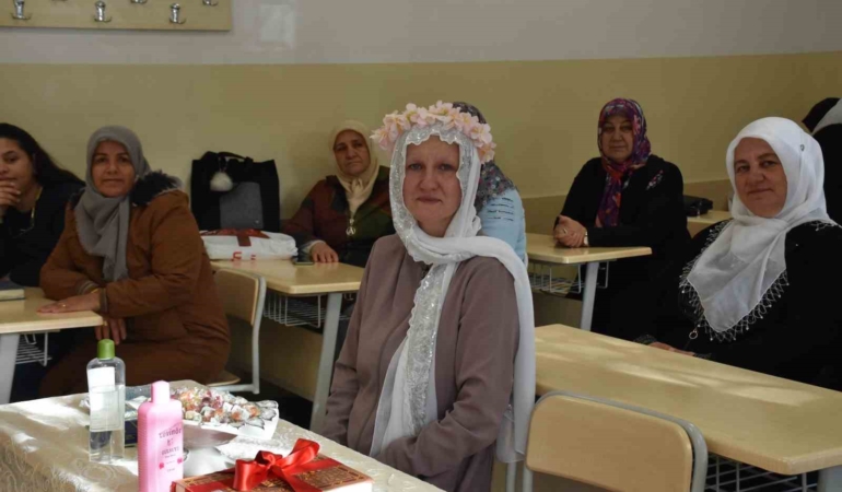 alman-kadin-kuran-i-kerimden-etkilenip-musluman-oldu-MjTnEDmZ.jpg