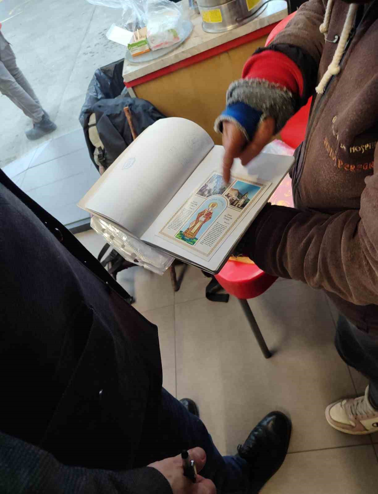 alman rahibe gazze barisi icin turkiye uzerinden kuduse yuruyor 4 kQCEJSGX