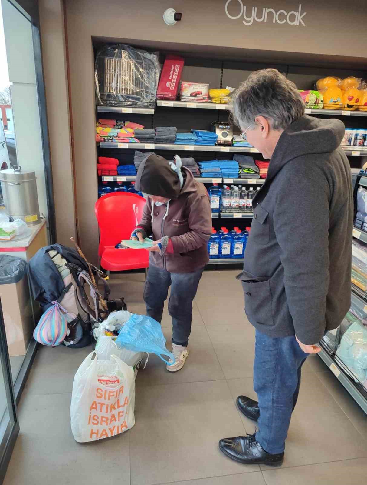 alman rahibe gazze barisi icin turkiye uzerinden kuduse yuruyor 7 hewykdlX