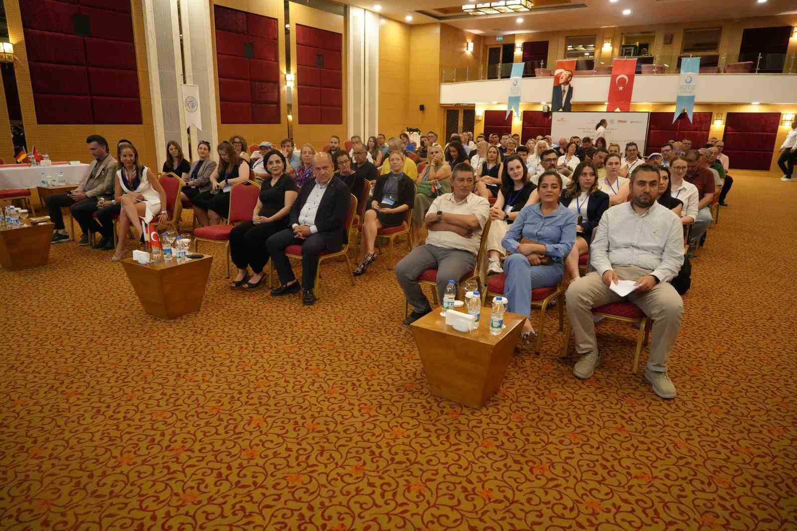 Alman tur operatörleri Edremitli üretici ve otelcilerle buluştu 5 alman tur operatorleri edremitli uretici ve otelcilerle bulustu 1 attTDuPG