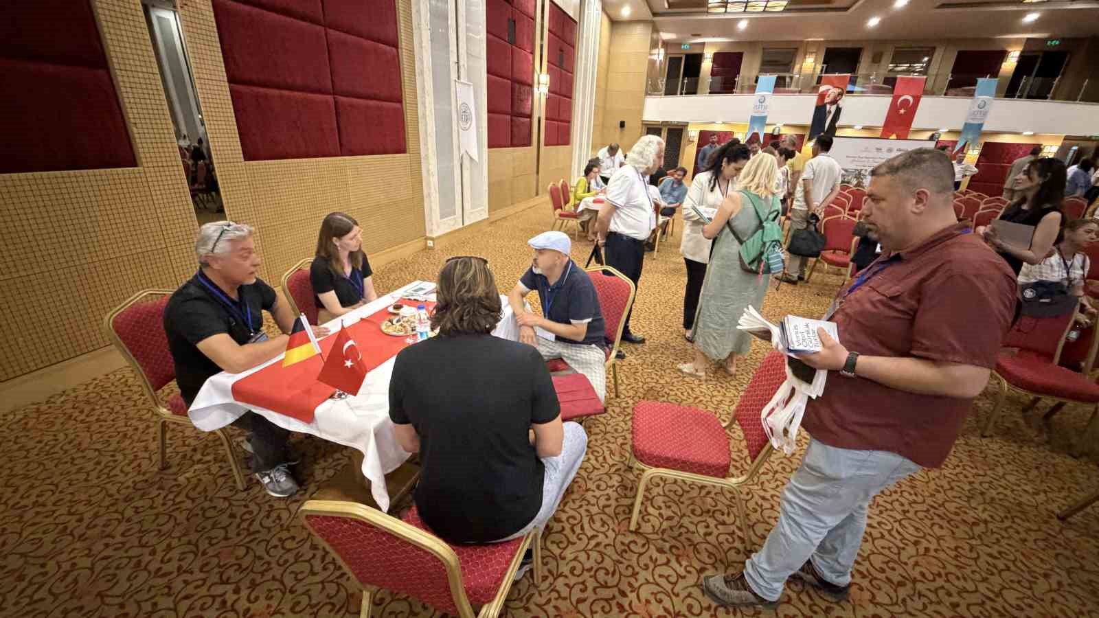 Alman tur operatörleri Edremitli üretici ve otelcilerle buluştu 8 alman tur operatorleri edremitli uretici ve otelcilerle bulustu 4 ScsrakMm