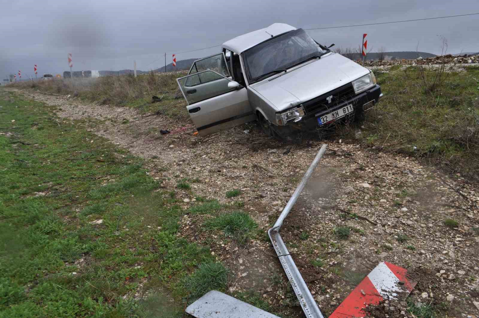 alman turistin kullandigi karavanla otomobil carpisti 1i agir 3 yarali 3 QnjFzTQV