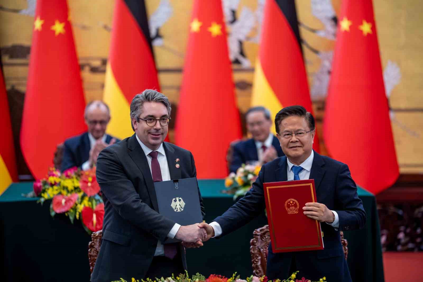 almanya basbakani merz cinli lider xi ile bir araya geldi 0 KR1OyKbl