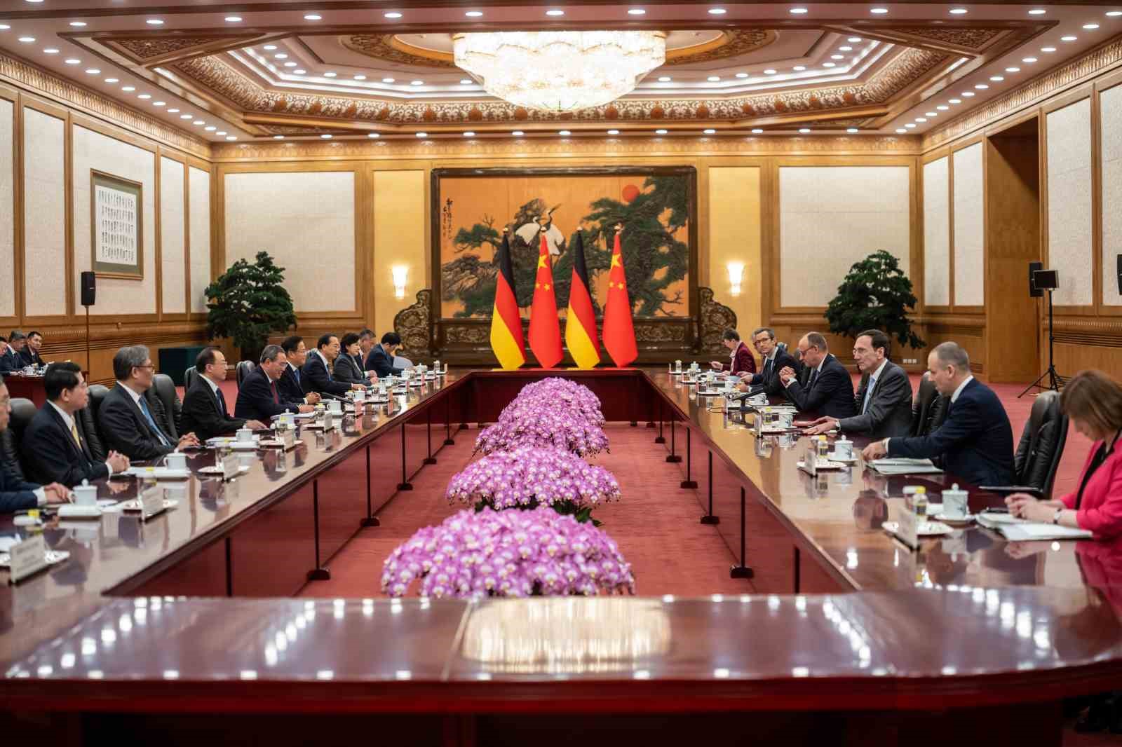 almanya basbakani merz cinli lider xi ile bir araya geldi 2 5j3N6ERz