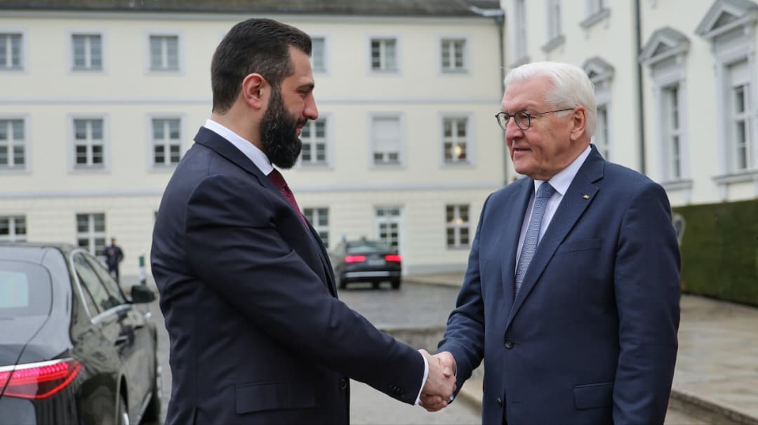 almanya cumhurbaskani steinmeier suriyeli mevkidasi es sara ile gorustu 5 WXl8KOyS