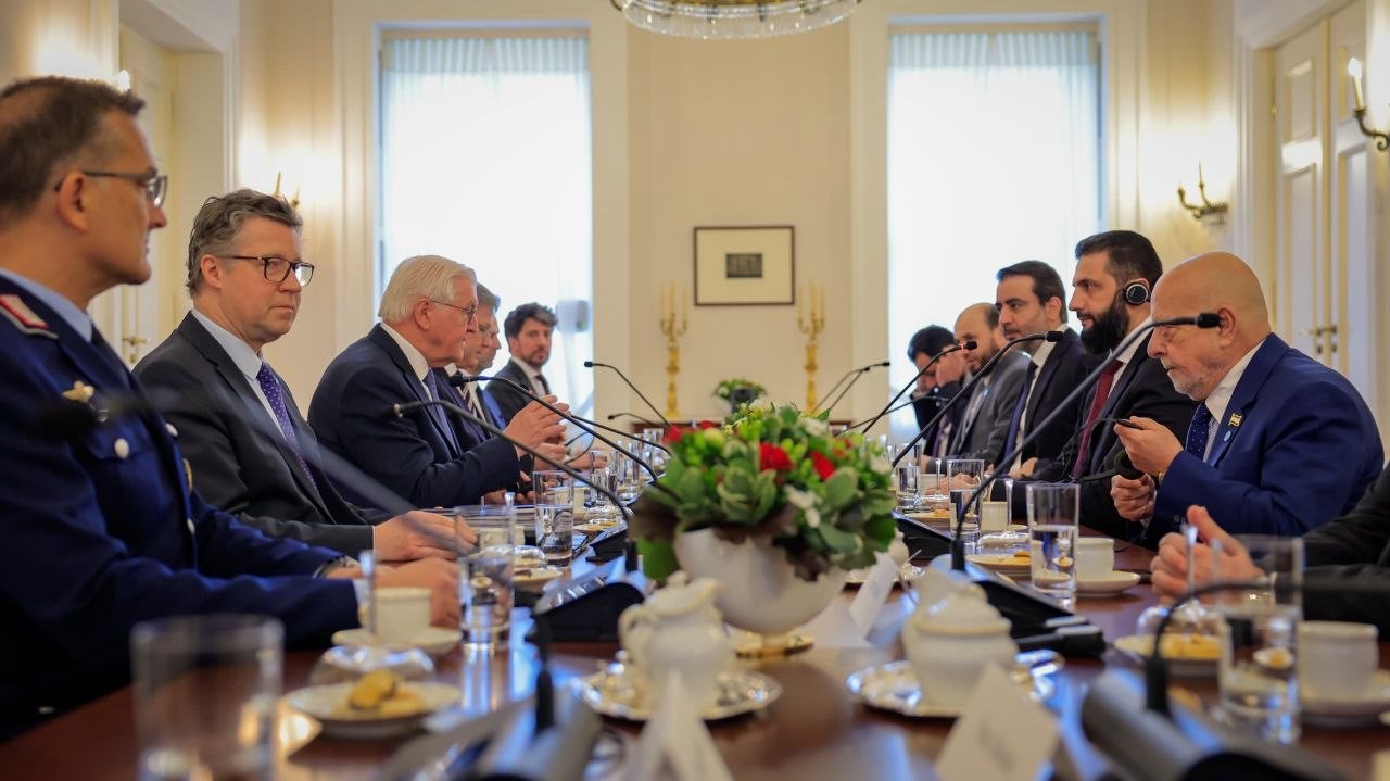 almanya cumhurbaskani steinmeier suriyeli mevkidasi es sara ile gorustu 9 clN5LYM8