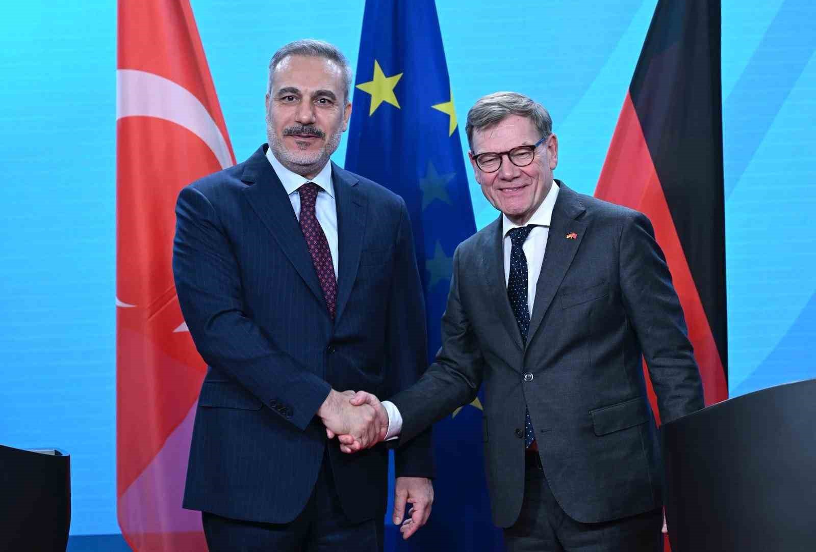 Almanya Dışişleri Bakanı Wadephul: "SAFE mekanizmasının Türkiye’yi kapsaması gerektiğine inanıyorum" 5 almanya disisleri bakani wadephul safe mekanizmasinin turkiyeyi kapsamasi gerektigine inaniyorum 1 z9NwmJti