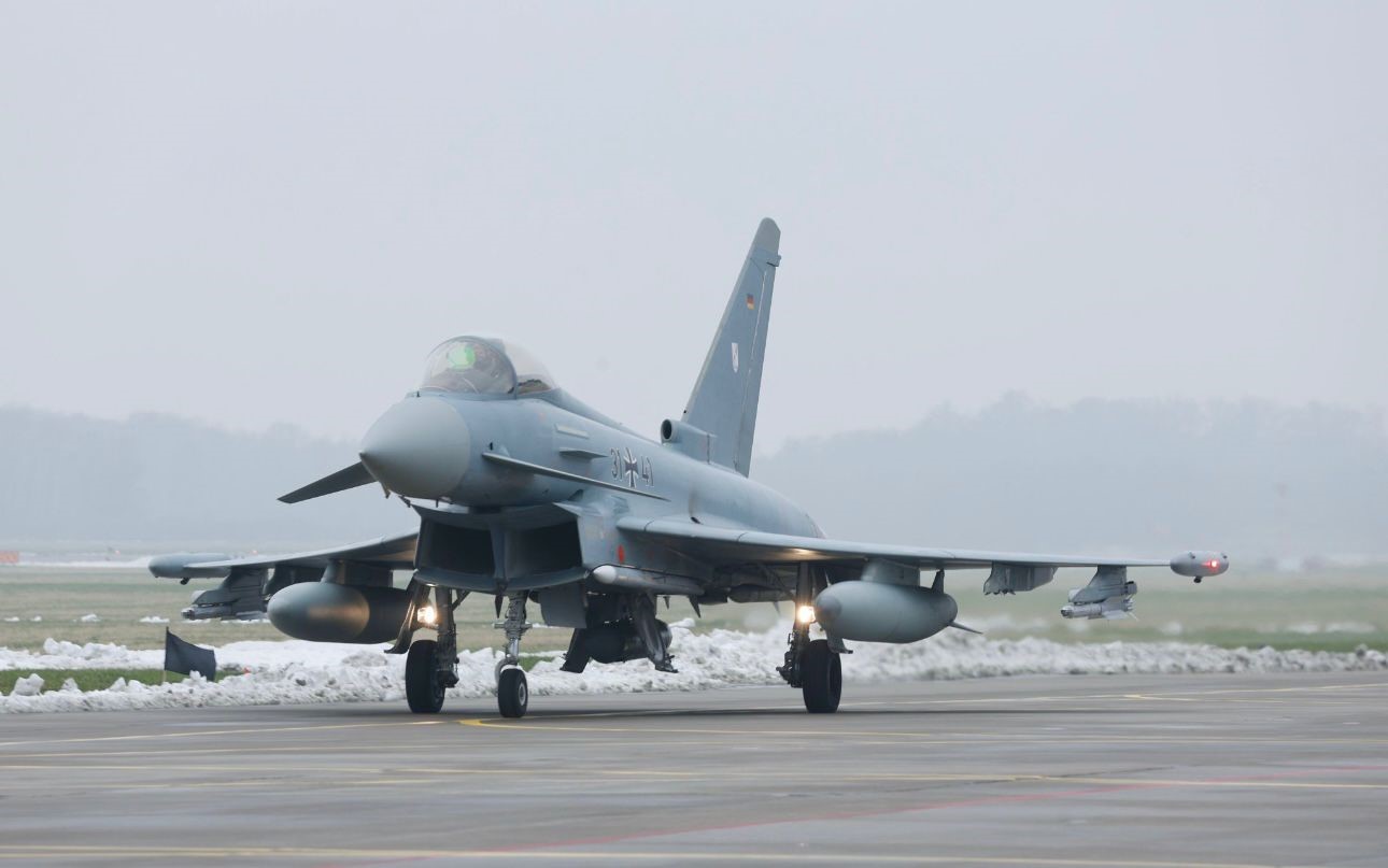 almanya polonyaya yaklasik 150 asker ve eurofighter savas ucagi konuslandirdi 1 YO9n63v3