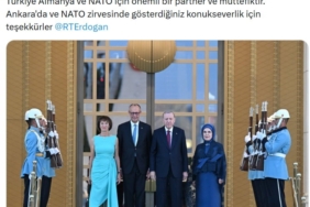 ABD Başkanı Trump’ın kalacağı otele Cumhurbaşkanı Erdoğan ile birlikte yer aldığı fotoğraf yansıtıldı 2 thumbnail