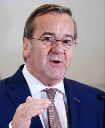 almanya-savunma-bakani-pistorius-baltik-denizi-putinin-caydiriciligimizi-ve-tepki-kabiliyetimizi-test-ettigi-bir-xYMJpCKu.jpg
