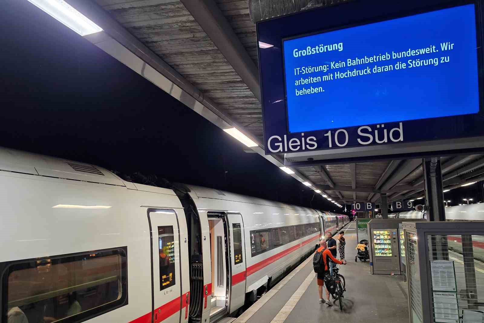 Almanya’da demir yolu ağı çöktü: Tren seferleri 90 dakika boyunca yapılamadı 5 almanyada demir yolu agi coktu tren seferleri 90 dakika boyunca yapilamadi 1 qKgRJqZd
