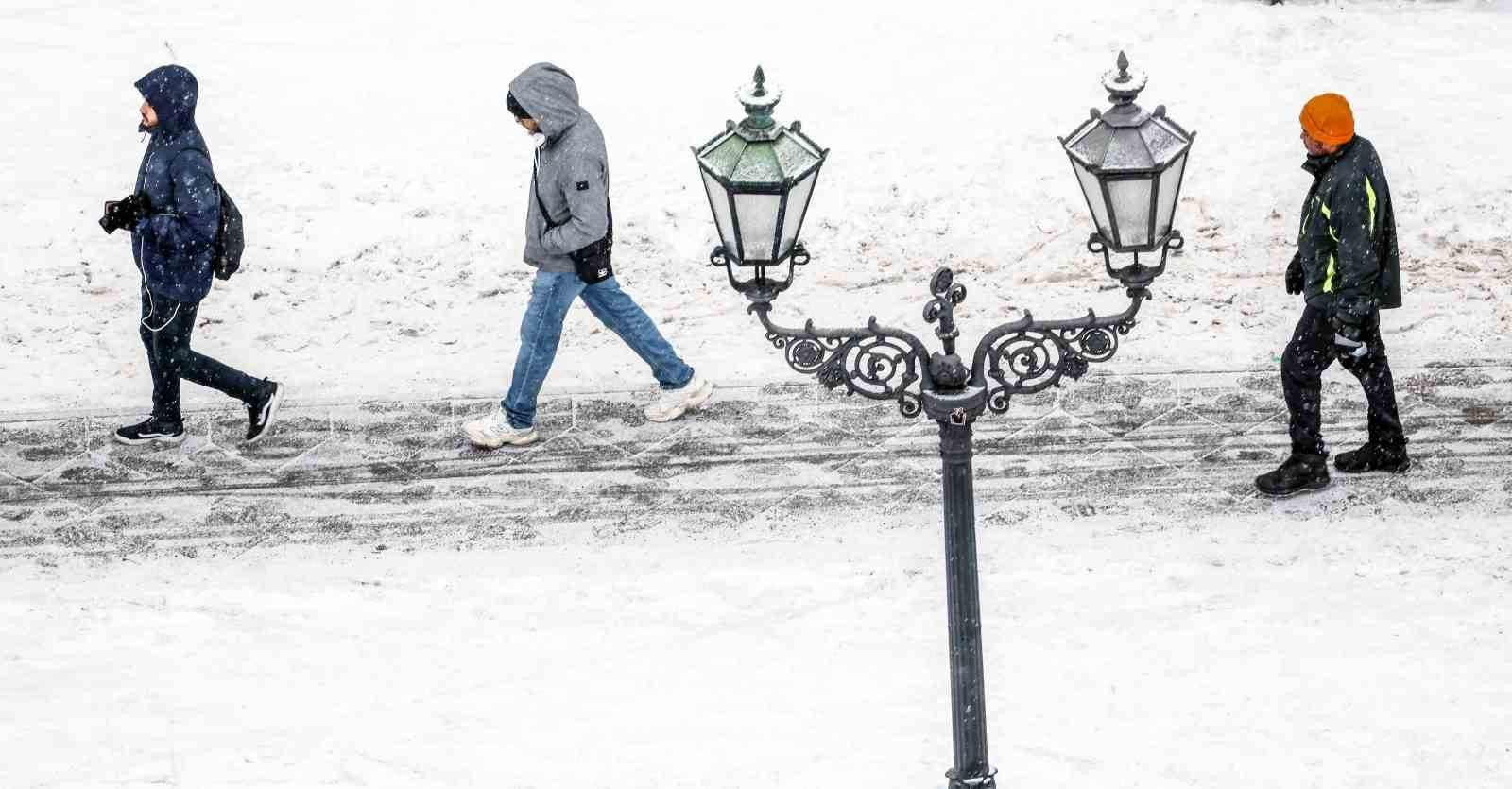 almanyada elli kar firtinasi okullar tatil edildi 1 EszZDVTU