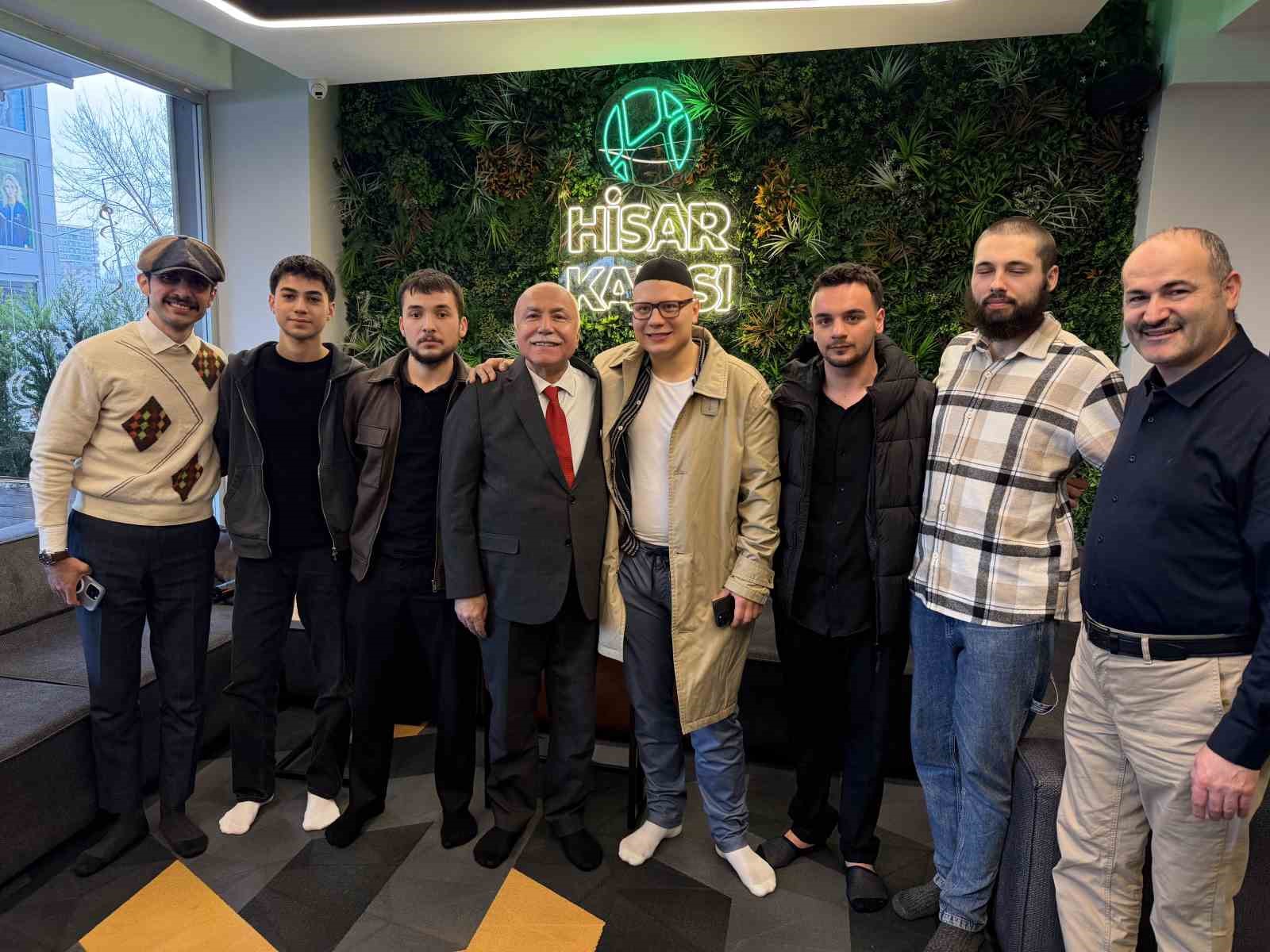 almanyada iki genc muslumanligi arastirip islamiyeti sectiler 2 jfwzwNLd