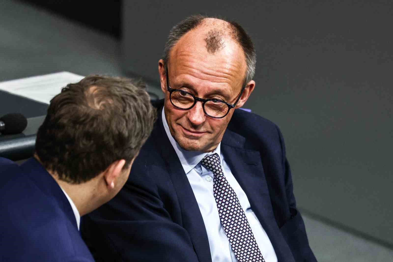 Almanya’da "Merz’e güvenoyu" niteliğindeki emeklilik reformu Federal Meclis’ten kıl payı geçti 5 almanyada merze guvenoyu niteligindeki emeklilik reformu federal meclisten kil payi gecti 1 L71JhEgC