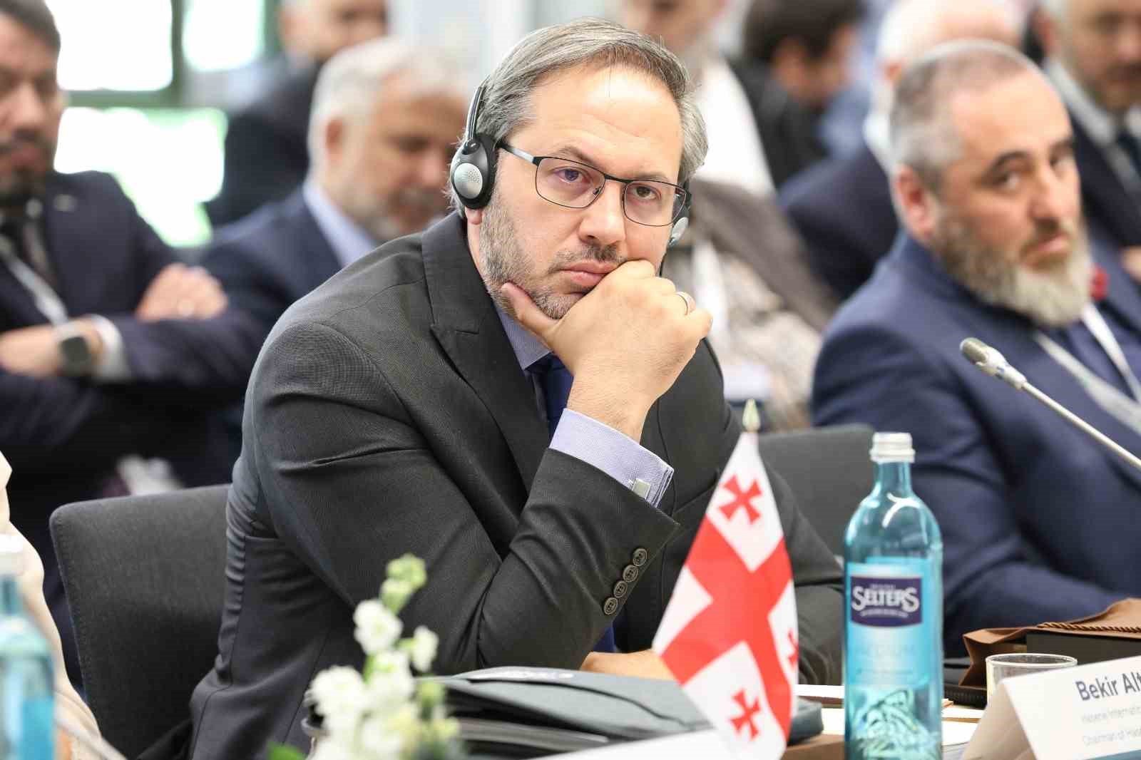 Almanya’dan Moğolistan’a Müslüman toplumların gündemi Köln’de ele alındı 18 almanyadan mogolistana musluman toplumlarin gundemi kolnde ele alindi 14 NRpFVFmY