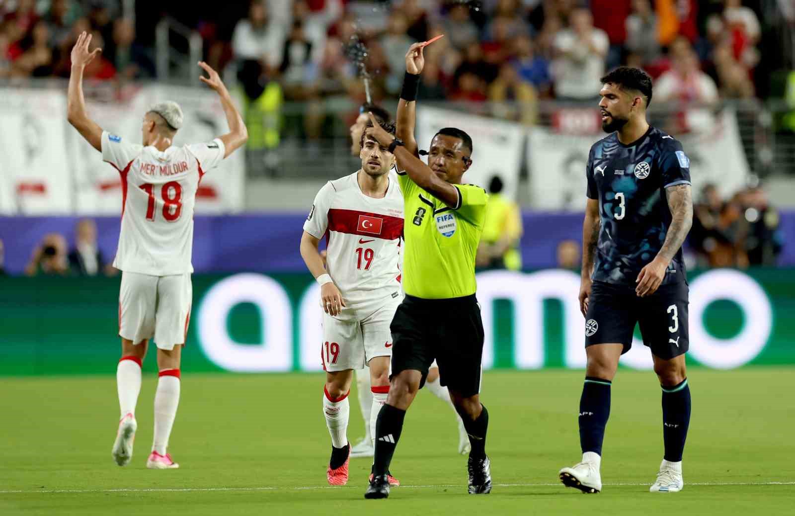 almironun kirmizi karti fifa dunya kupasinda ilk 1 rT88HzkN