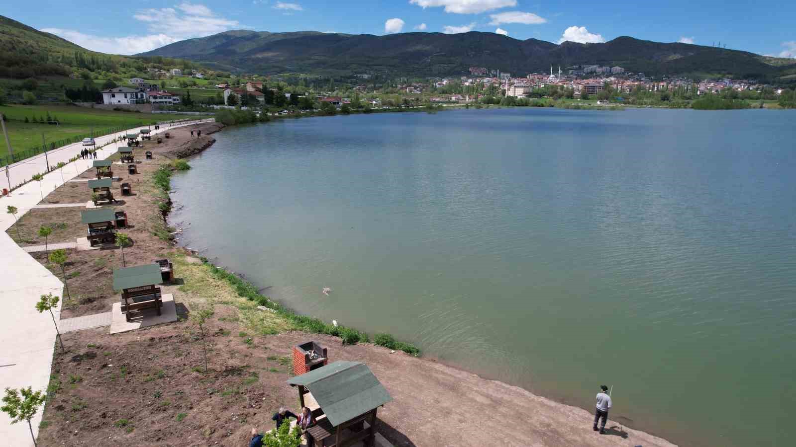 Almus Barajı’nın taşmasıyla ilçenin simgesi sular altında kalmıştı: 3 günlük değişim suyun yükselişini gözler önüne serdi 9 almus barajinin tasmasiyla ilcenin simgesi sular altinda kalmisti 3 gunluk degisim suyun yukselisini gozler Bc91MvG3