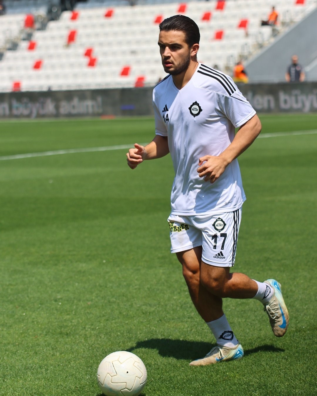 Altay’da Emre Tangeldi, sözleşmesini feshetti 5 altayda emre tangeldi sozlesmesini feshetti 1 GYwYpQZk