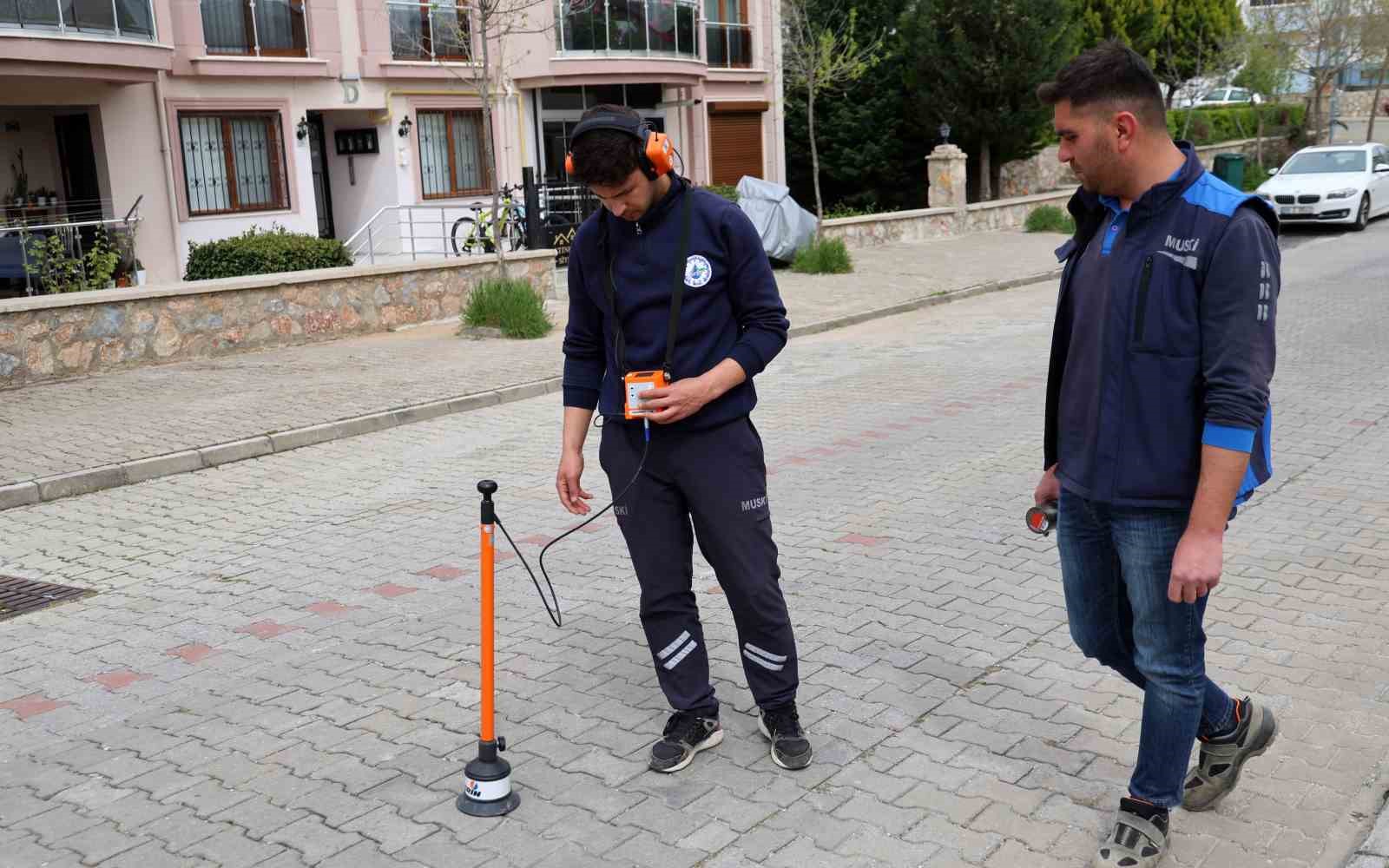Altın değil, su kaçağı arıyorlar 4 altin degil su kacagi ariyorlar 0 RClTNEQq