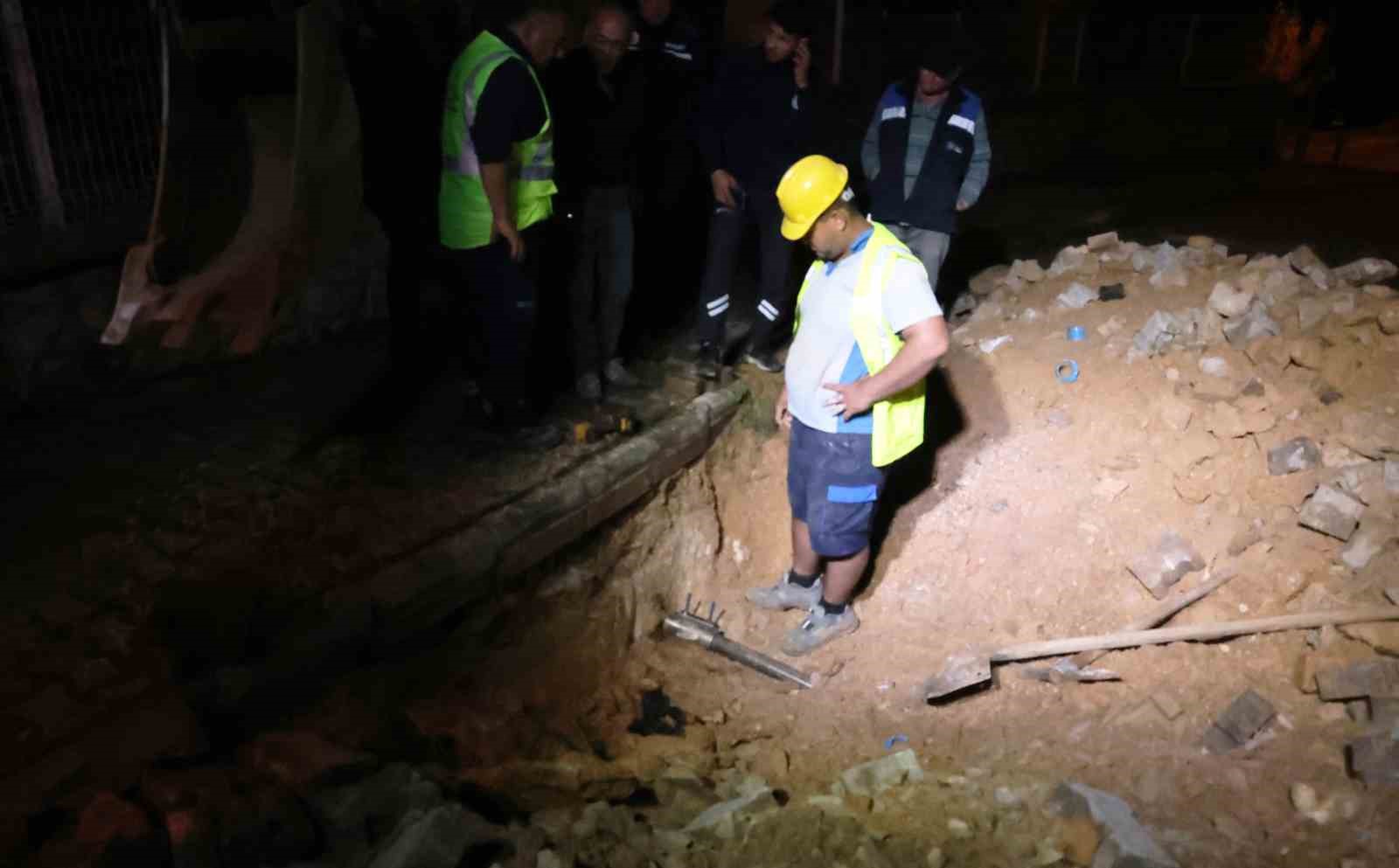Altın değil, su kaçağı arıyorlar 6 altin degil su kacagi ariyorlar 2