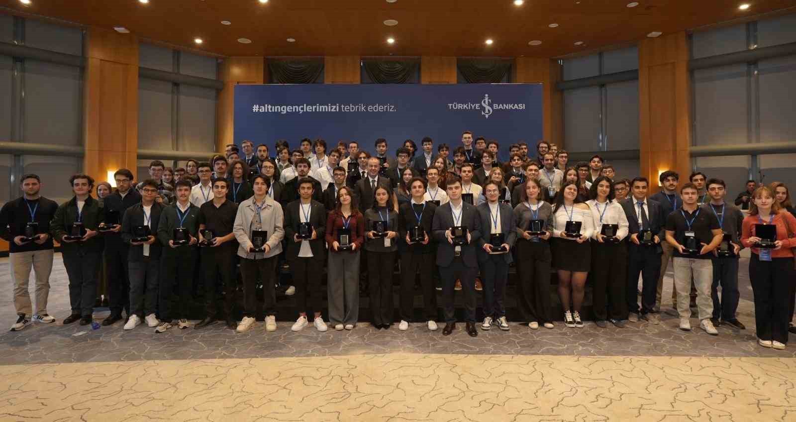 altin gencler gelenegiyle 54 yilda 4 bine yakin genc odullendirildi 0 B1qljsvM