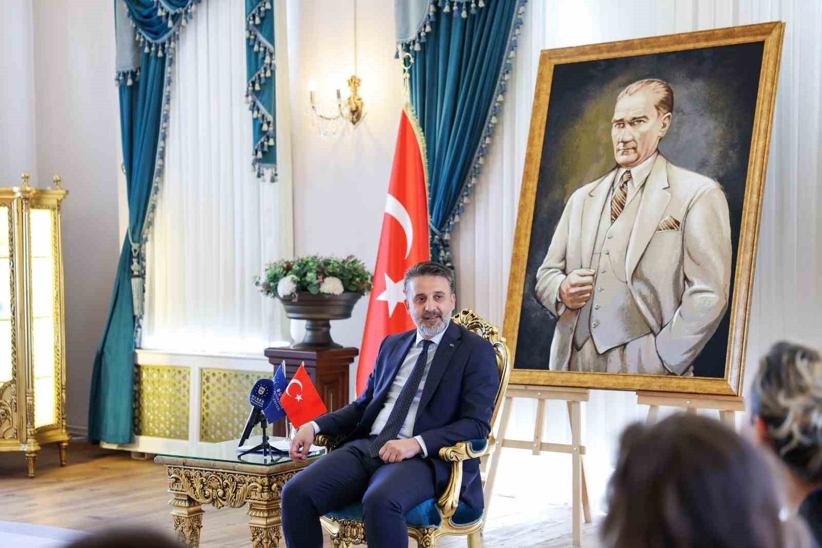 Altın Karagöz ekiplerinden Başkan Vekili Biba’ya ziyaret 4 altin karagoz ekiplerinden baskan vekili bibaya ziyaret 0 G2EVVGLR