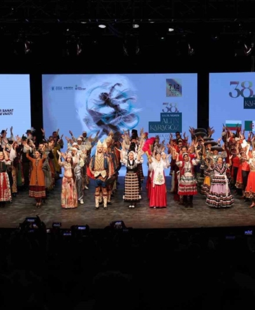 altin-karagoze-gorkemli-acilis-vrBFKaFa.jpg