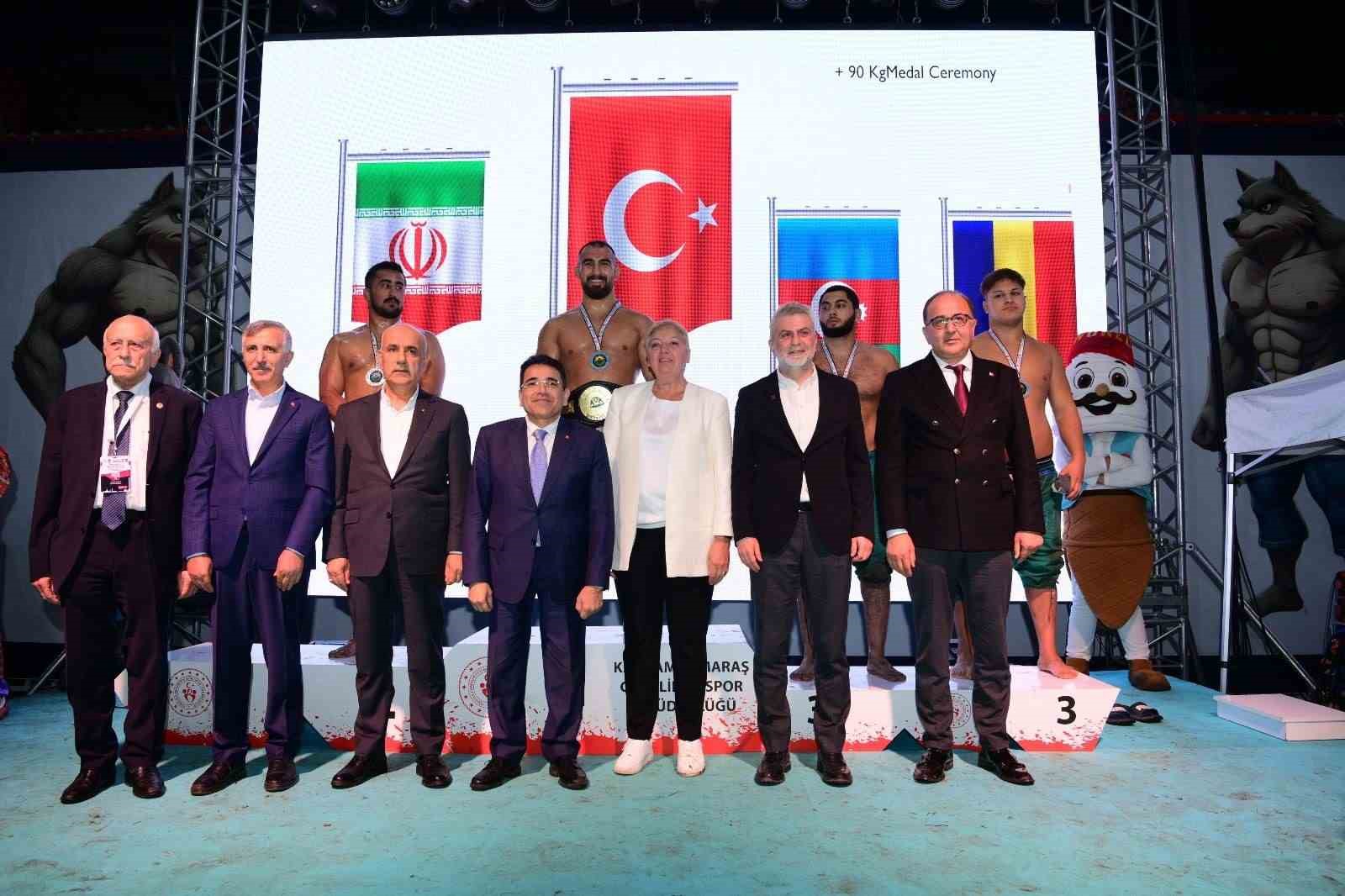 altin kemer ve madalyalar turk pehlivanlarin 2 TU82Tlp4